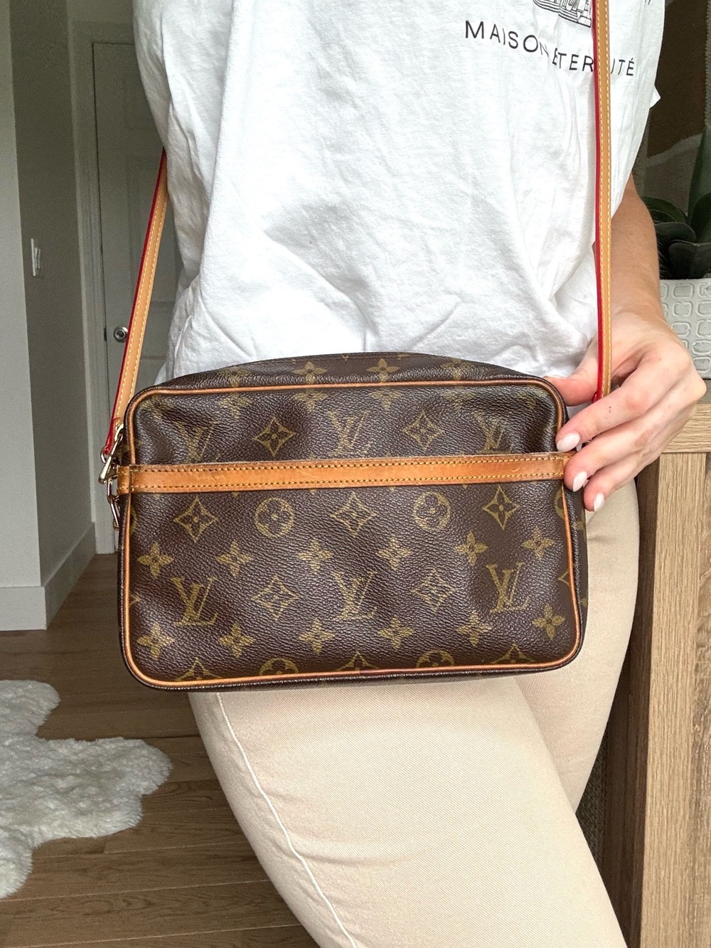 ✅AUTH✅LOUIS VUITTON CROSSBODY BAG